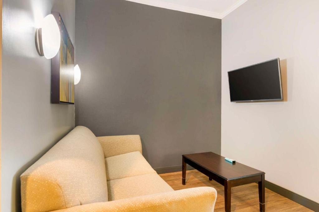 Best Western Plus Olathe Hotel Zewnętrze zdjęcie