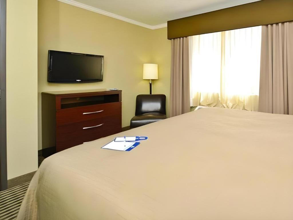Best Western Plus Olathe Hotel Zewnętrze zdjęcie
