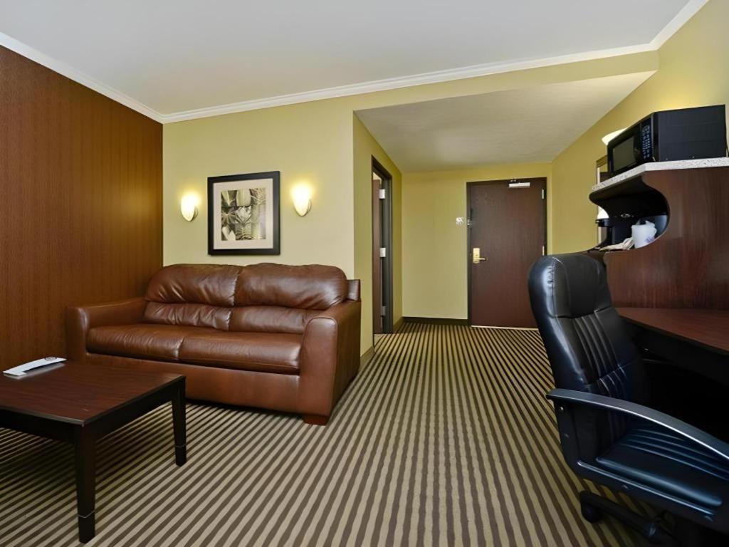 Best Western Plus Olathe Hotel Zewnętrze zdjęcie